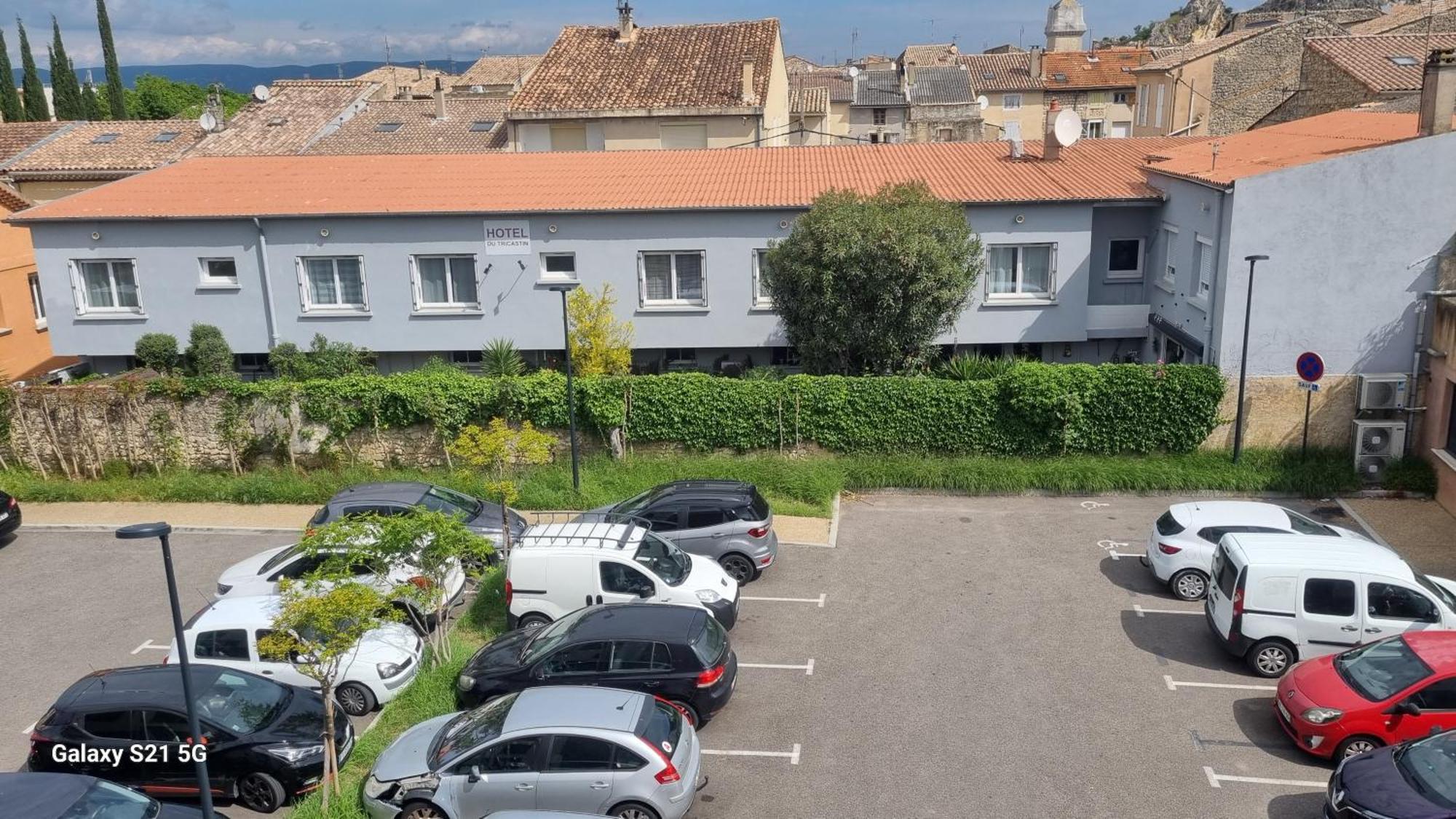 Hotel Du Tricastin Pierrelatte Exterior foto